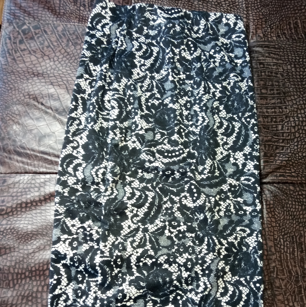 Black and White Lace Pencil Skirt